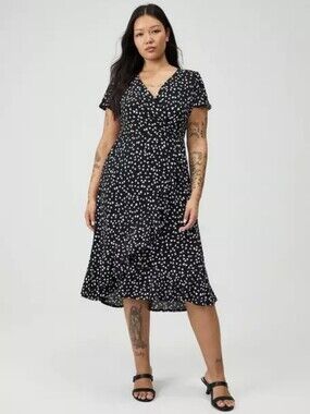 NWT Torrid Stella Surplice Midi Dress With Black Hearts Size 5